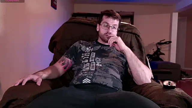 Snapshot of JayXCee_Official chatting on 01-12-26, 12:27 JayXCee Official online show from 01-12-26, 12:27