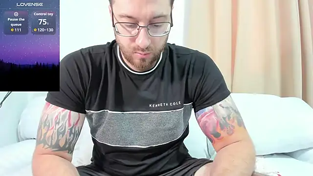 Snapshot of JayXCee_Official chatting on 02-14-26, 01:35 JayXCee Official online show from 02-14-26, 01:35