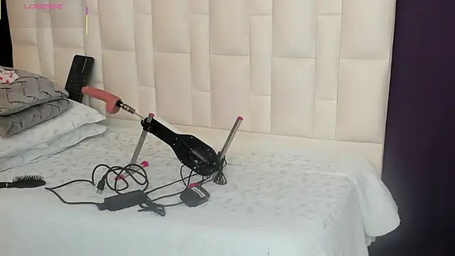 brithanyadams23 online show from 10-04-25, 03:37