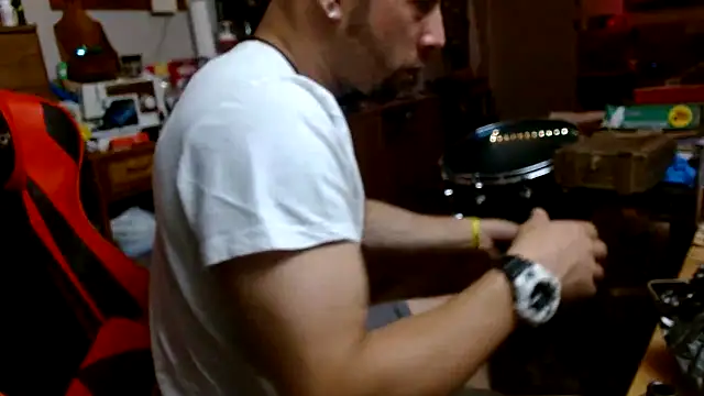 Snapshot of tongueispowerr6d9 chatting on 06-10-26, 06:56 tongueispowerr6d9 online show from 06-10-26, 06:56
