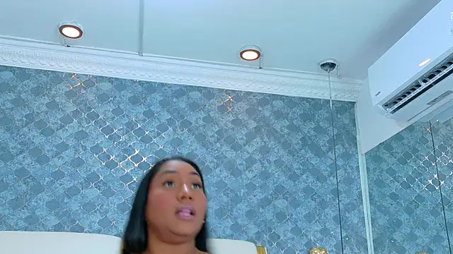 NaiomyLanes online show from 03-31-26, 01:33