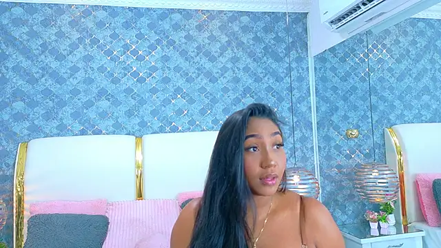 NaiomyLanes online show from 04-15-26, 01:51