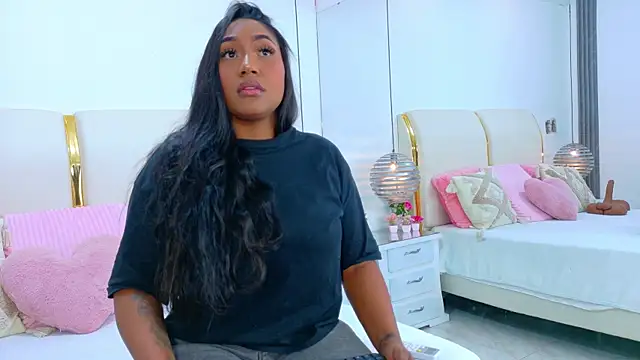 NaiomyLanes online show from 04-20-26, 12:52