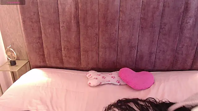 Snapshot of AgathaLynx chatting on 03-02-25, 11:39 AgathaLynx online show from 03-02-25, 11:39