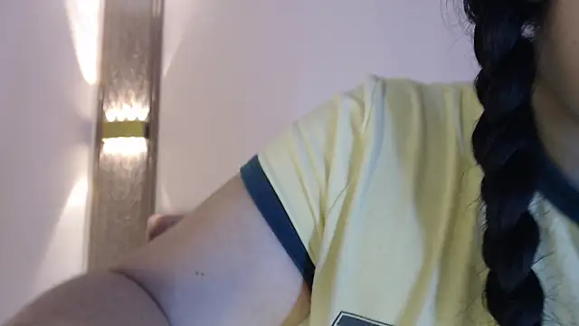 Snapshot of AgathaLynx chatting on 03-04-25, 11:40 AgathaLynx online show from 03-04-25, 11:40