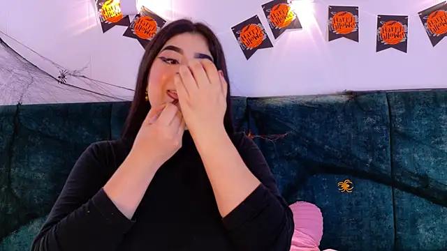 Snapshot of AgathaLynx chatting on 10-30-25, 10:38 AgathaLynx online show from 10-30-25, 10:38