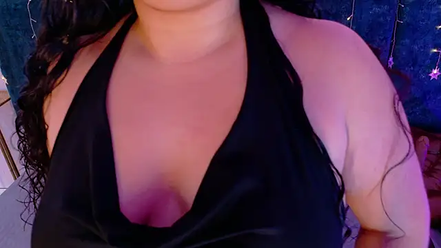 Snapshot of AgathaLynx chatting on 12-18-25, 10:43 AgathaLynx online show from 12-18-25, 10:43