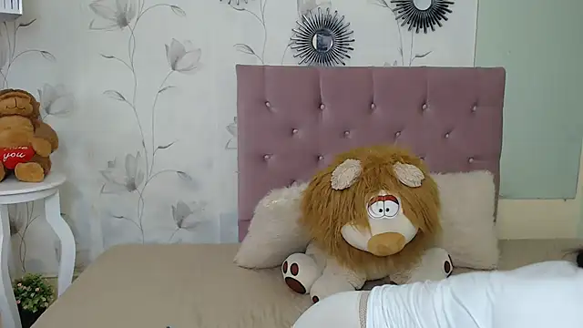 ariel milk online show from 02-17-25, 06:59