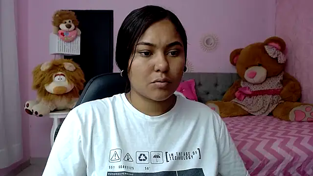 Snapshot of ariel_milk chatting on 12-05-25, 07:10 ariel milk online show from 12-05-25, 07:10