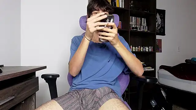 alex connorr online show from 11-28-25, 10:12