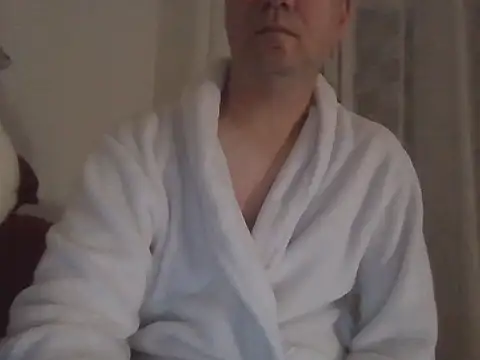 Snapshot of fikoivos chatting on 10-15-25, 09:37 fikoivos online show from 10-15-25, 09:37