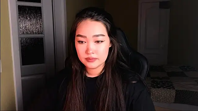 Snapshot of Erica_Wayne chatting on 02-14-25, 05:46 Erica Wayne online show from 02-14-25, 05:46