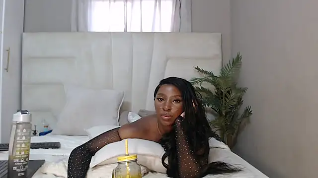 naughtyblackdolie online show from 01-31-25, 06:24