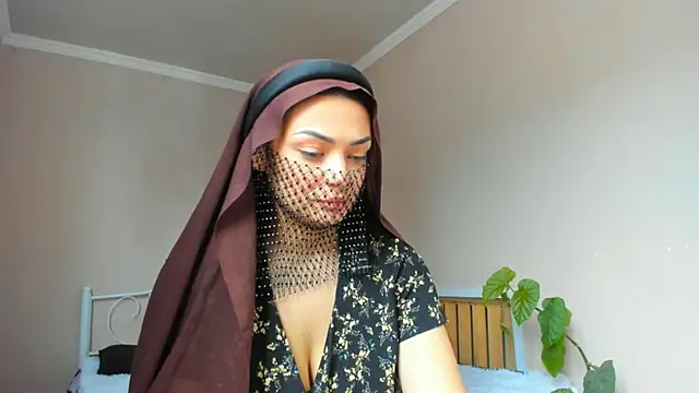 Snapshot of _cleopattra_ chatting on 12-15-25, 07:23 cleopattra online show from 12-15-25, 07:23