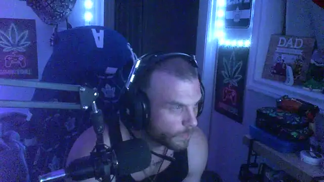 Snapshot of GeneralXMillyX chatting on 11-02-25, 06:16 GeneralXMillyX online show from 11-02-25, 06:16