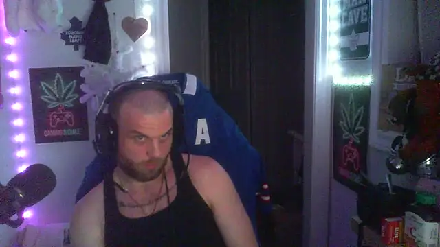 Snapshot of GeneralXMillyX chatting on 11-17-25, 07:03 GeneralXMillyX online show from 11-17-25, 07:03