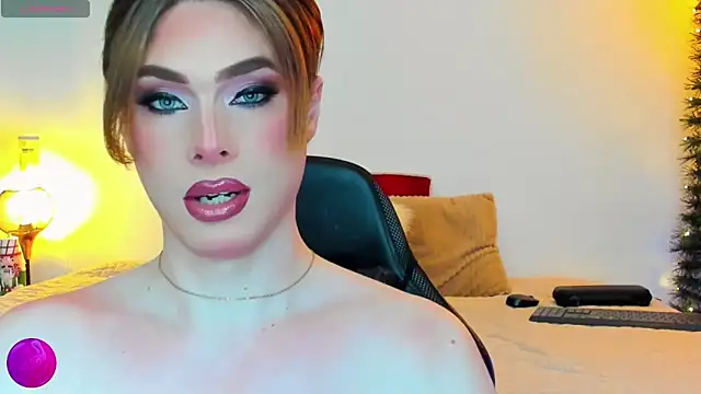 Snapshot of mike_blossom chatting on 12-22-25, 02:25 mike blossom online show from 12-22-25, 02:25