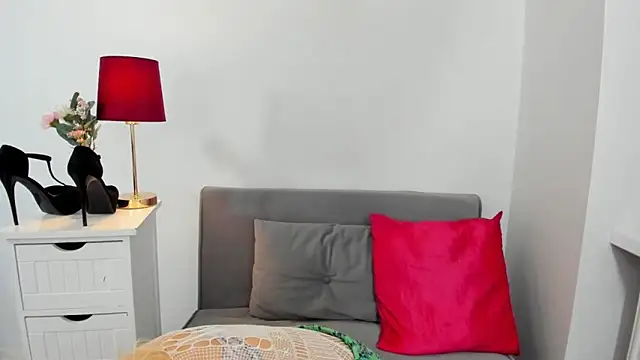 Snapshot of CrystalHotty chatting on 02-26-25, 11:04 CrystalHotty online show from 02-26-25, 11:04