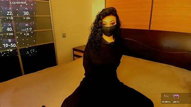 Snapshot of habibi_moon chatting on 12-29-24, 04:05 habibi moon online show from 12-29-24, 04:05