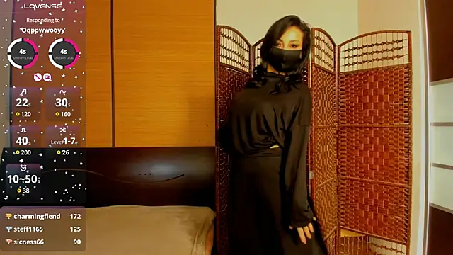 Snapshot of habibi_moon chatting on 12-30-24, 05:37 habibi moon online show from 12-30-24, 05:37