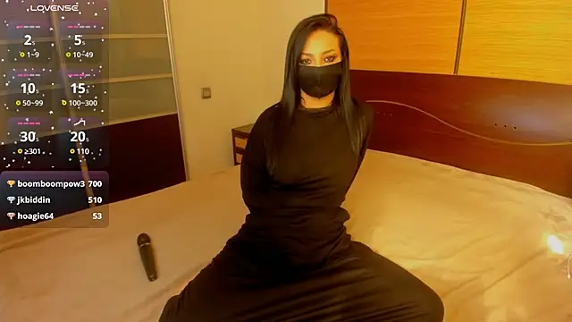 Snapshot of habibi_moon chatting on 02-25-25, 08:25 habibi moon online show from 02-25-25, 08:25