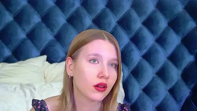 LiliLinn online show from 11-29-25, 04:59