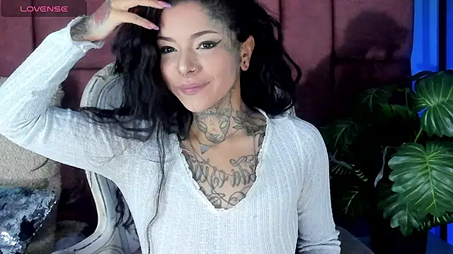 Snapshot of NinaInk chatting on 01-26-25, 12:33 NinaInk online show from 01-26-25, 12:33
