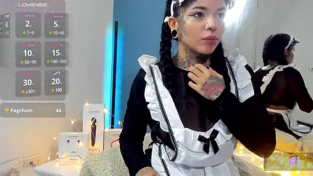 Snapshot of NinaInk chatting on 02-04-25, 02:53 NinaInk online show from 02-04-25, 02:53