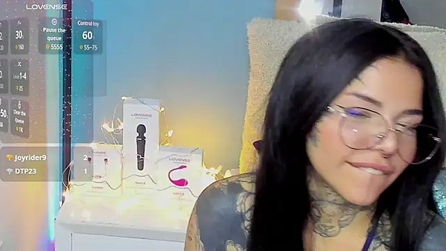 Snapshot of NinaInk chatting on 02-06-25, 02:48 NinaInk online show from 02-06-25, 02:48