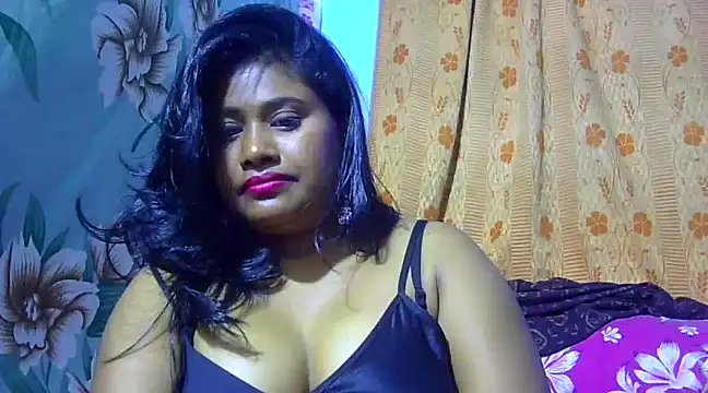 Snapshot of sexy_roma chatting on 02-06-25, 01:21 sexy roma online show from 02-06-25, 01:21