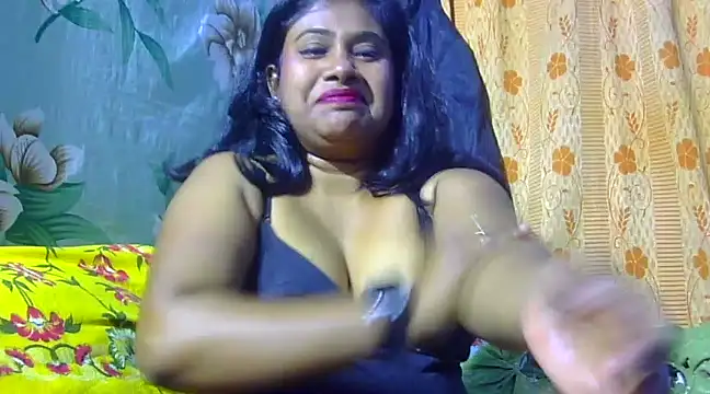 Snapshot of sexy_roma chatting on 02-26-25, 03:52 sexy roma online show from 02-26-25, 03:52