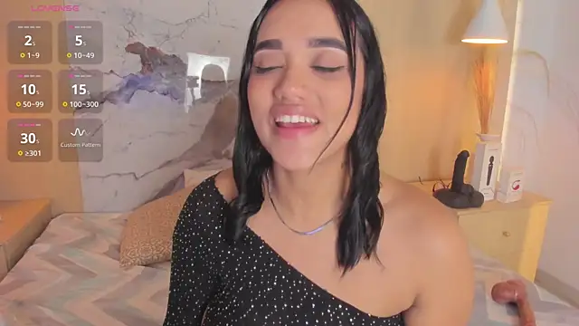 Snapshot of ElaEndez_ chatting on 02-04-25, 12:44 ElaEndez online show from 02-04-25, 12:44