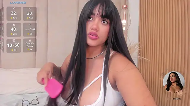 Snapshot of ElaEndez_ chatting on 02-16-25, 04:21 ElaEndez online show from 02-16-25, 04:21