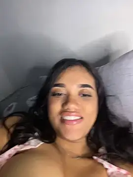 Snapshot of ElaEndez_ chatting on 09-25-25, 11:19 ElaEndez online show from 09-25-25, 11:19