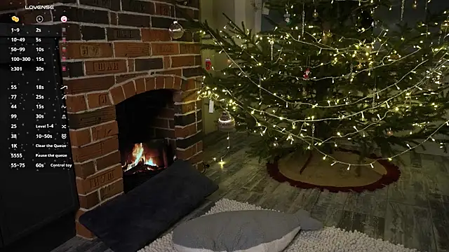 Snapshot of GlamourNova chatting on 12-19-24, 11:14 GlamourNova online show from 12-19-24, 11:14