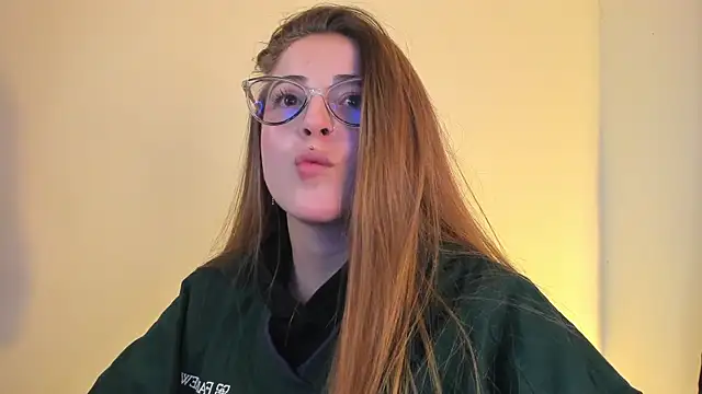 Snapshot of tekila__ chatting on 12-21-24, 10:08 tekila online show from 12-21-24, 10:08