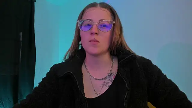 Snapshot of tekila__ chatting on 02-13-25, 10:54 tekila online show from 02-13-25, 10:54