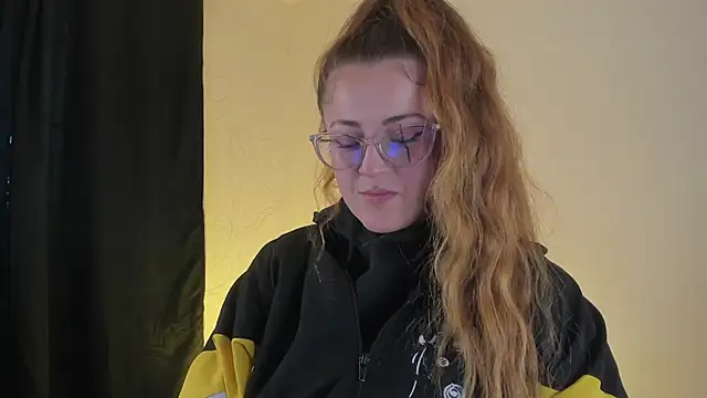 Snapshot of tekila__ chatting on 03-11-25, 10:53 tekila online show from 03-11-25, 10:53