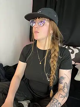 tekila   online show from 10-17-25, 10:23