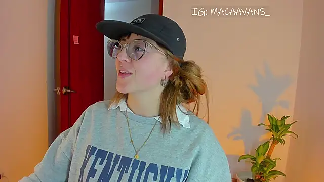 Snapshot of tekila__ chatting on 02-12-26, 01:22 tekila online show from 02-12-26, 01:22