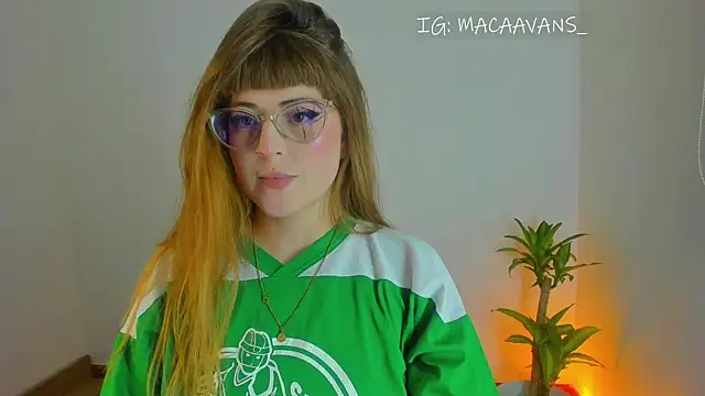 Snapshot of tekila__ chatting on 02-25-26, 12:31 tekila online show from 02-25-26, 12:31