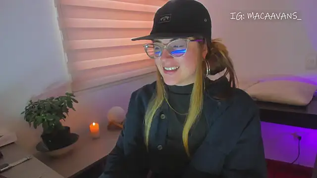 Snapshot of tekila__ chatting on 03-26-26, 10:37 tekila online show from 03-26-26, 10:37