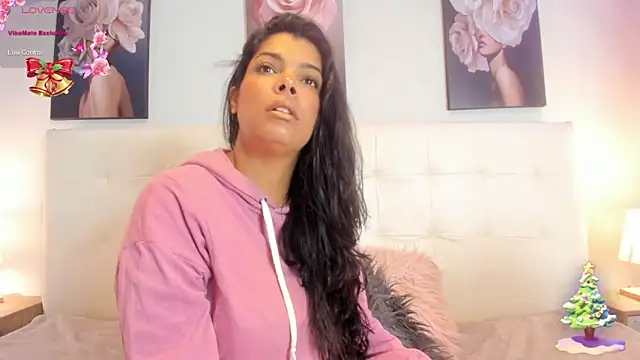 Snapshot of Sweetdreamses_ chatting on 12-28-24, 12:24 Sweetdreamses online show from 12-28-24, 12:24