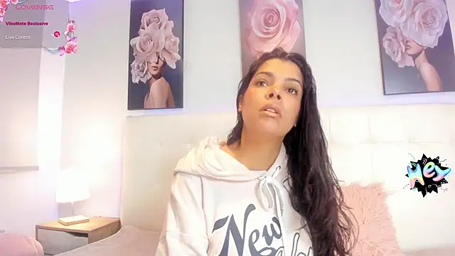 Snapshot of Sweetdreamses_ chatting on 02-03-25, 12:25 Sweetdreamses online show from 02-03-25, 12:25