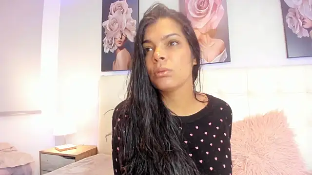 Snapshot of Sweetdreamses_ chatting on 02-04-25, 12:22 Sweetdreamses online show from 02-04-25, 12:22