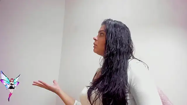 Snapshot of Sweetdreamses_ chatting on 02-28-25, 01:36 Sweetdreamses online show from 02-28-25, 01:36