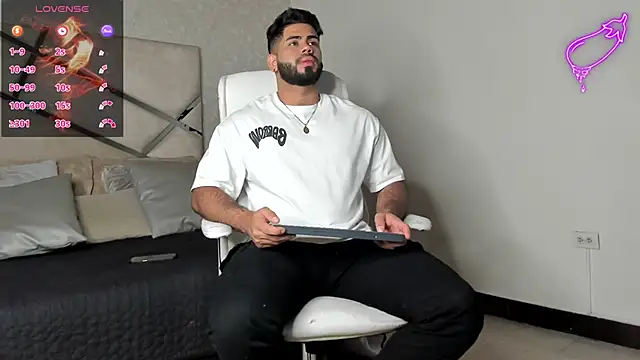 Snapshot of noah_crux chatting on 02-21-25, 11:11 noah crux online show from 02-21-25, 11:11