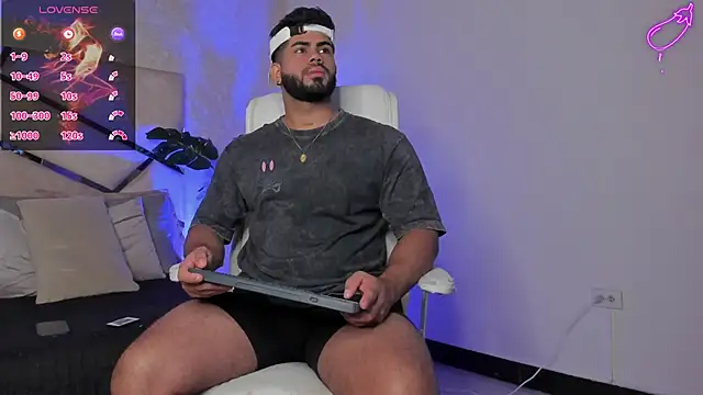 Snapshot of noah_crux chatting on 03-07-25, 12:34 noah crux online show from 03-07-25, 12:34