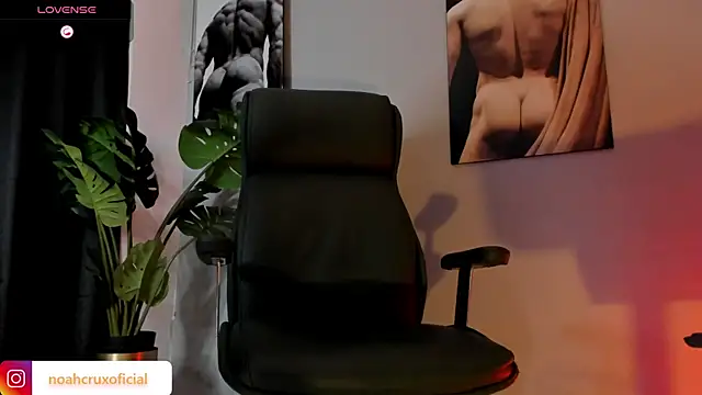 Snapshot of noah_crux chatting on 11-28-25, 09:17 noah crux online show from 11-28-25, 09:17