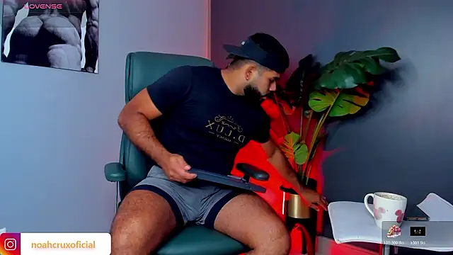 Snapshot of noah_crux chatting on 03-07-26, 10:18 noah crux online show from 03-07-26, 10:18